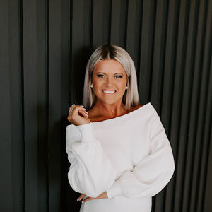 Meet your Posher, Taylor d.